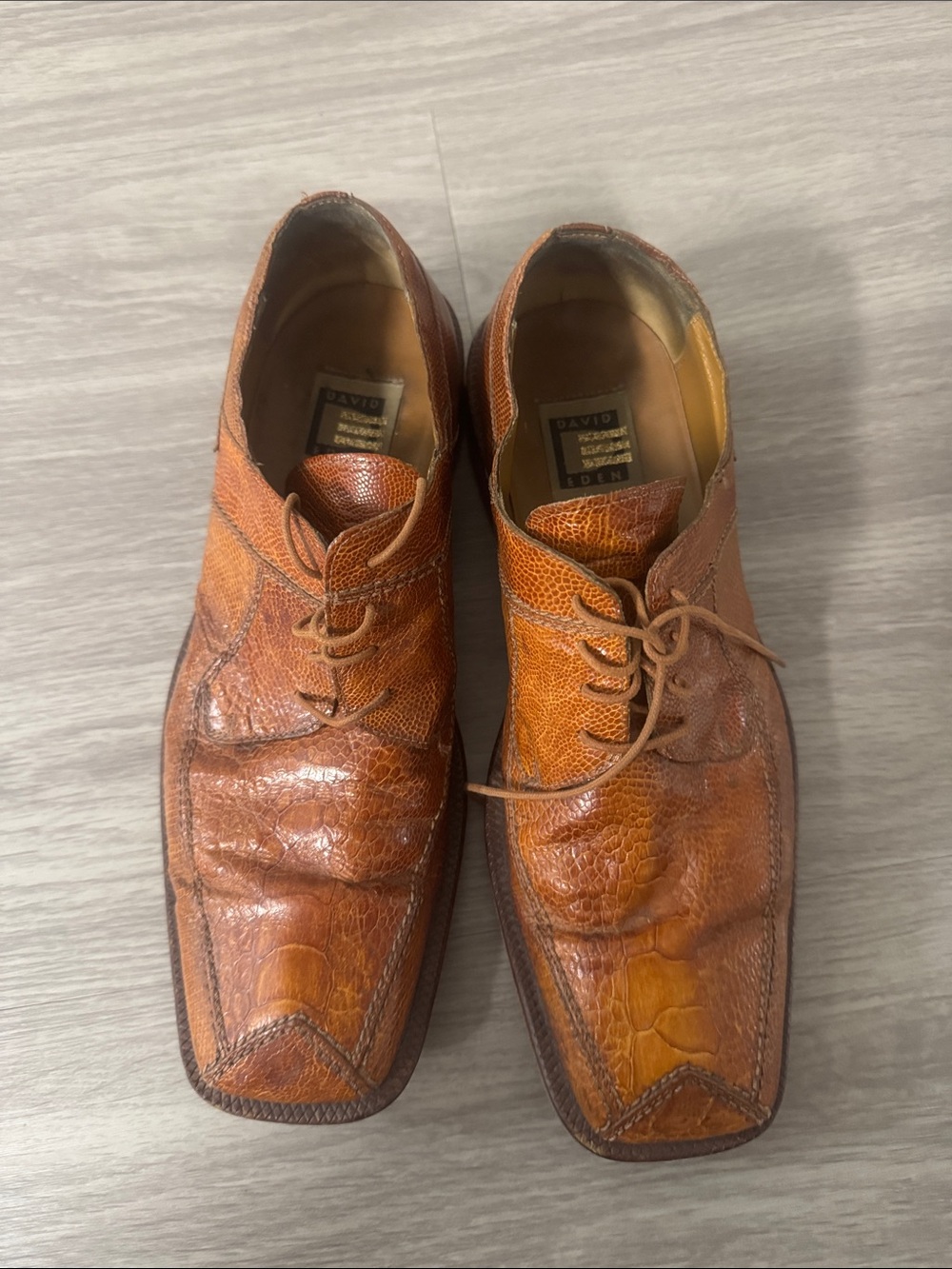 Men's Cognac Leather Lace-Up Derby Shoes
